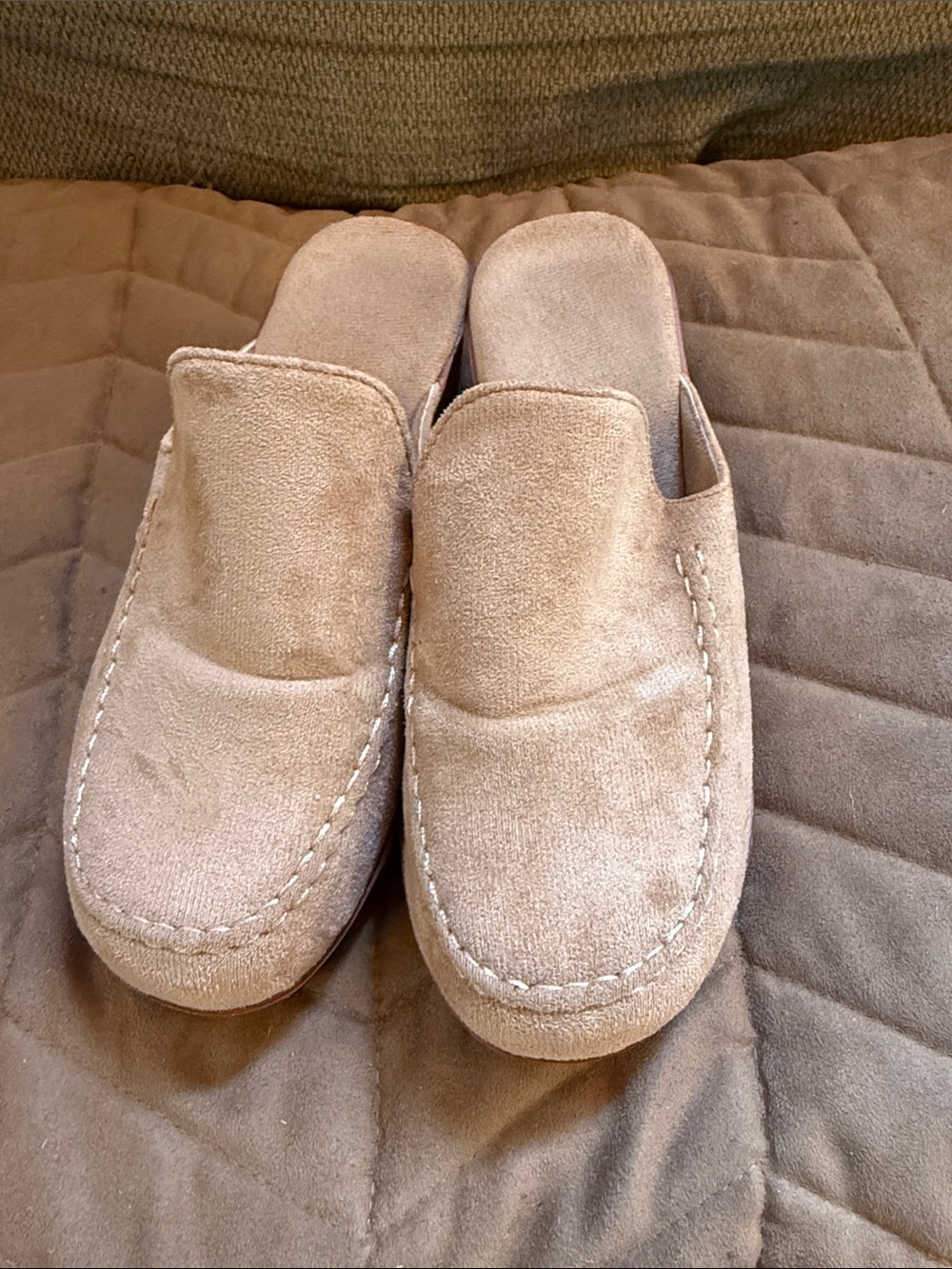 Women’s Suede Slip-On in Taupe